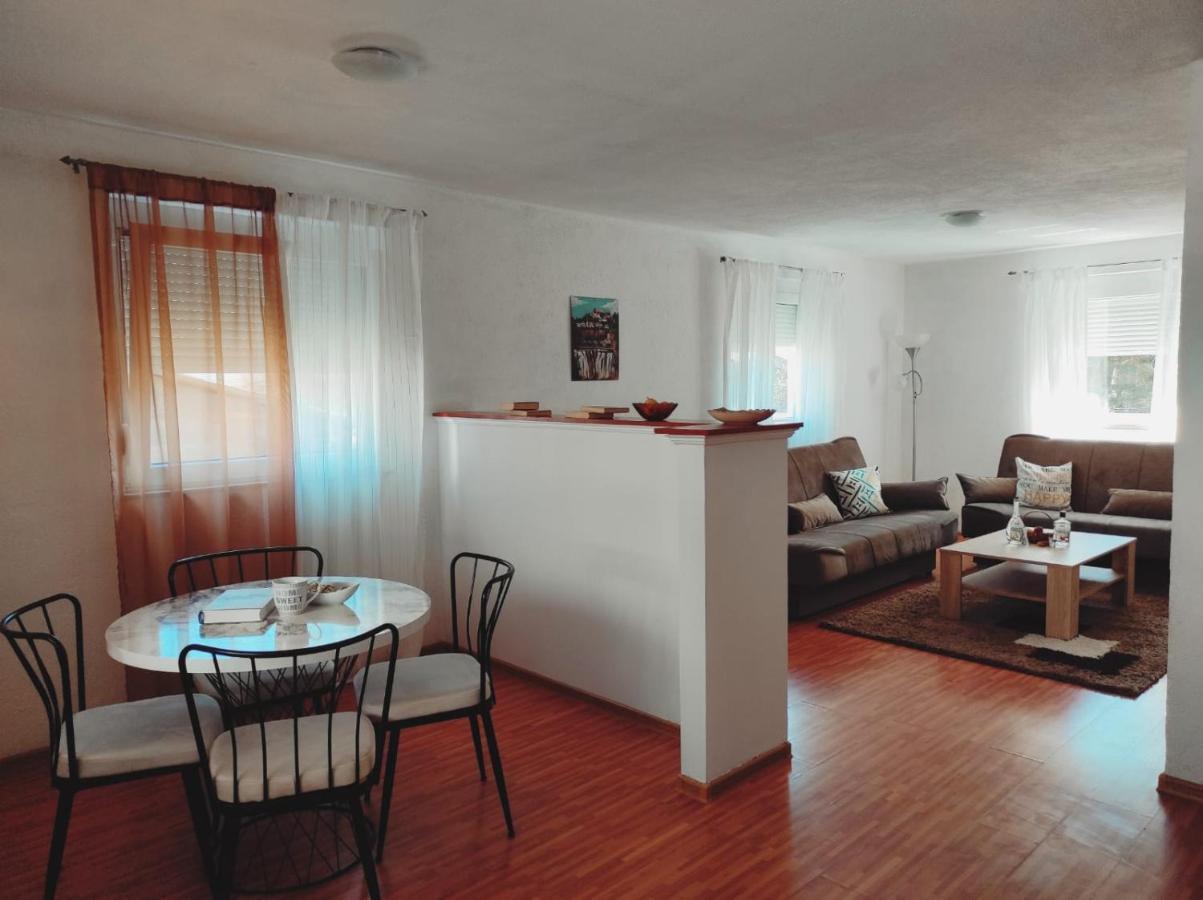 Apartman "Like At Home" יאיצי מראה חיצוני תמונה
